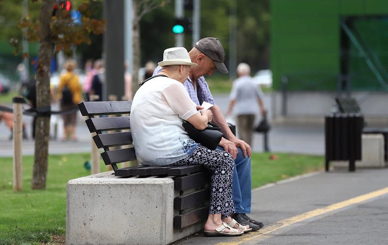 USR atacă la Comisia Europeană legea pensiilor: „Taie de la cei care au plătit suplimentar și dau la pensionarii speciali”