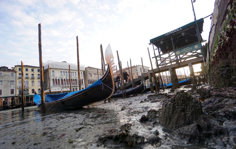 Imagini dezolante din Veneția, unde mai multe canale au secat. Expert italian în climă: „Avem nevoie de 50 de zile cu ploaie”