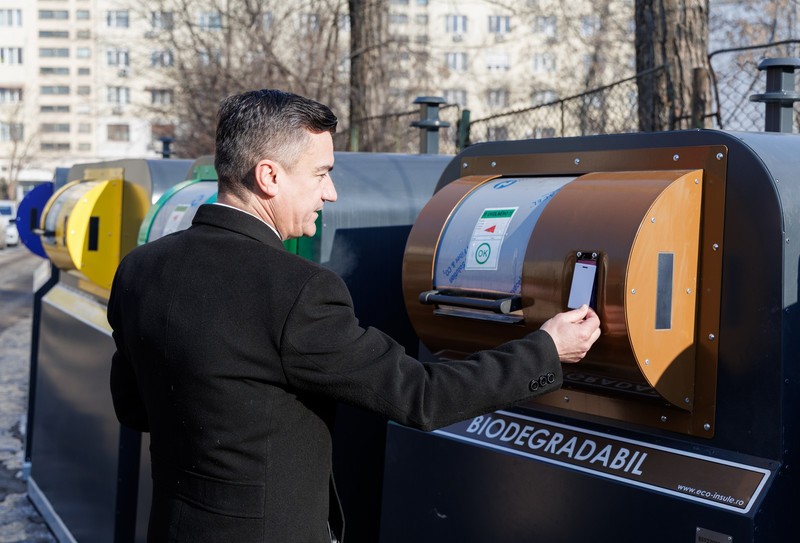 175 insule ecologice digitale schimbă colectarea deșeurilor în Iași Foto: Facebook/ Primaria Municipiului Iași