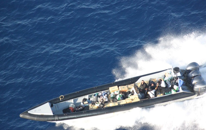 Marina franceză a interceptat 2,4 tone de droguri în apropiere de Gibraltar, cu o metodă pe care spaniolii nu au voie să o folosească