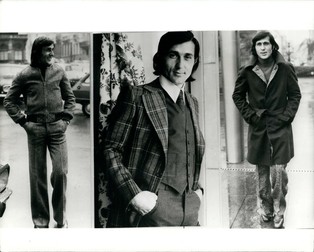 Ilie Nastase în 1966, într-o prezentare de modă pentru Guy Laroche | Foto: EPA