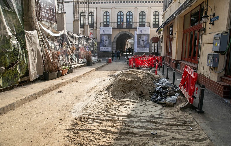 FOTOREPORTAJ | Fața murdară a Centrului Vechi din București, capitală vizitată anual de 1,2 milioane de turiști străini