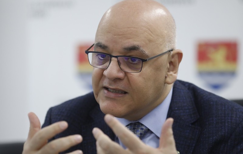 Raed Arafat, despre vârstnicii găsiți într-o clădire în construcție din Ilfov: „Nu i-a trimis ca să fie în siguranţă, i-a trimis ca să îi ascundă”