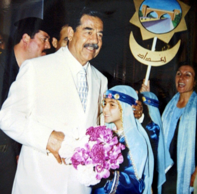 Saddam Hussein și-a sărbătorit cu fast a 65-a aniversare în 2002 | Foto: EPA