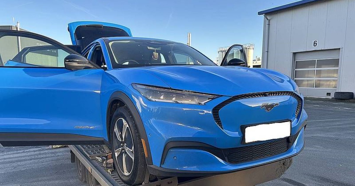 Imagine cu Fordul Mustang confiscat de autoritățile din Germania.