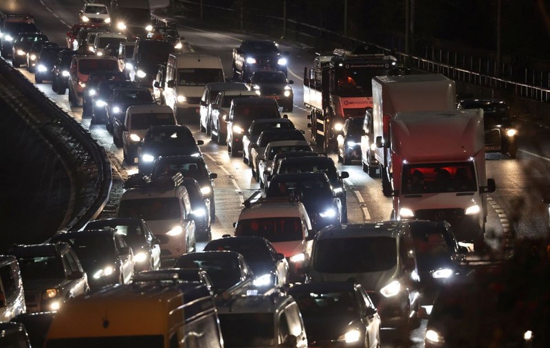 Londra este cel mai aglomerat oraș din Europa, șoferii au stat în trafic în medie 101 ore anul trecut