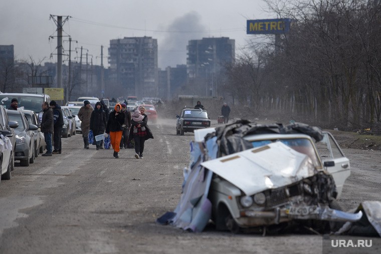 Civili din Mariupol care părăsesc orașul spre Rusia. Foto: URA.ru