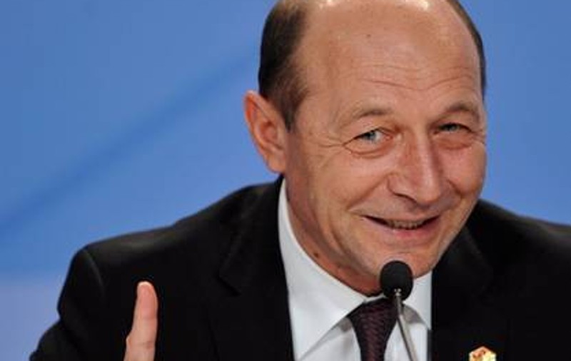 Traian Băsescu acuză USL de politizarea ICR