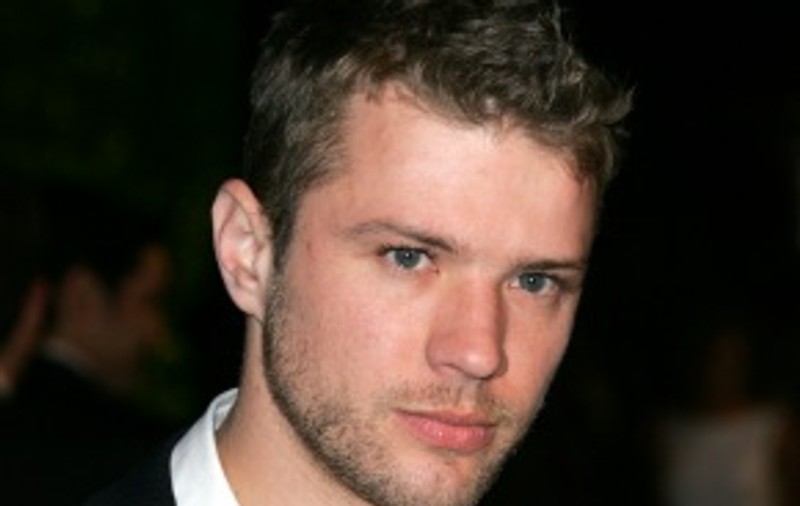 Relaţia lui Ryan Phillippe, pe ducă?