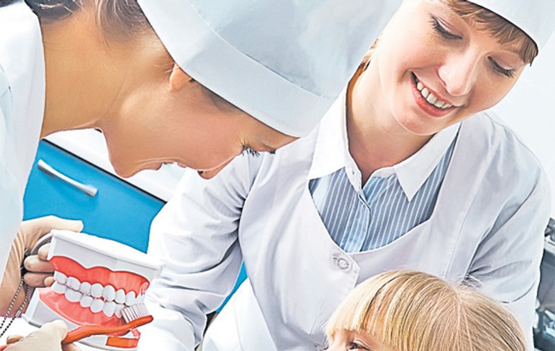 Cum convingi copilul să meargă la dentist