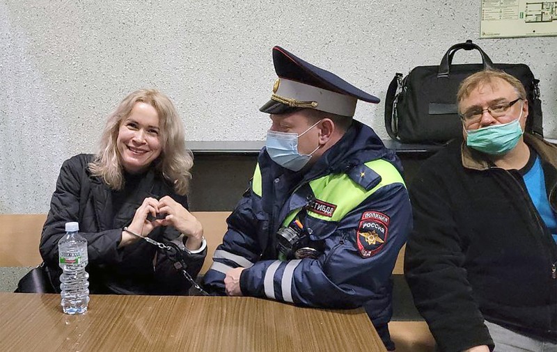 Jurnalista Maria Ponomarenko a fost condamnată la şase ani de închisoare pentru „difuzarea de informaţii false”. Aceasta criticase invazia Rusiei în Ucraina
