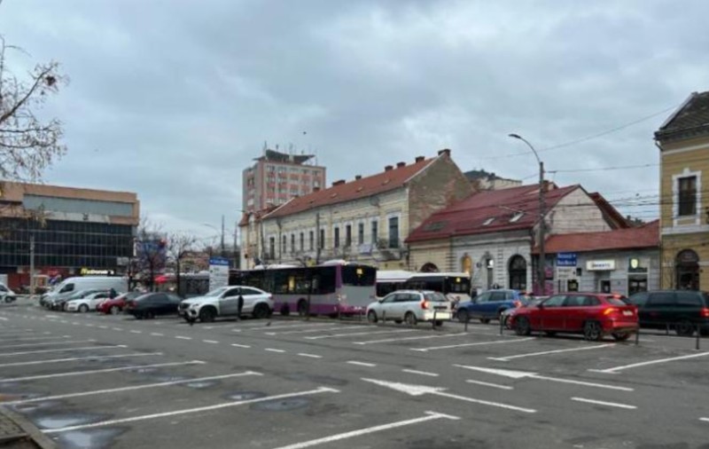 Una dintre cele mai mari parcări din centrul orașului Cluj-Napoca se închide timp de o lună și jumătate