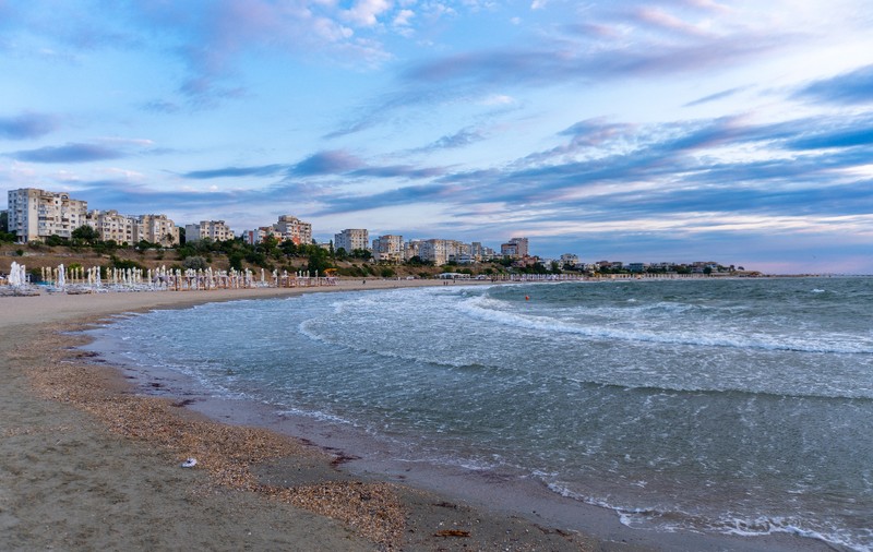 Cât costă în 2026 să închiriezi o plajă din Mamaia dacă ai un eveniment privat. Tarifele sunt pe oră, dar și pe zi