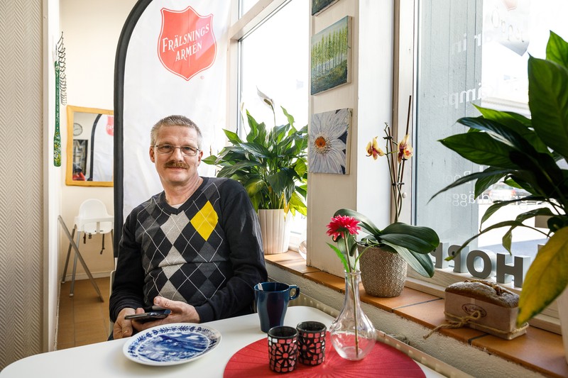 Karl-Johan de la Armata Salvării din Jönköping juca șah cu Gică