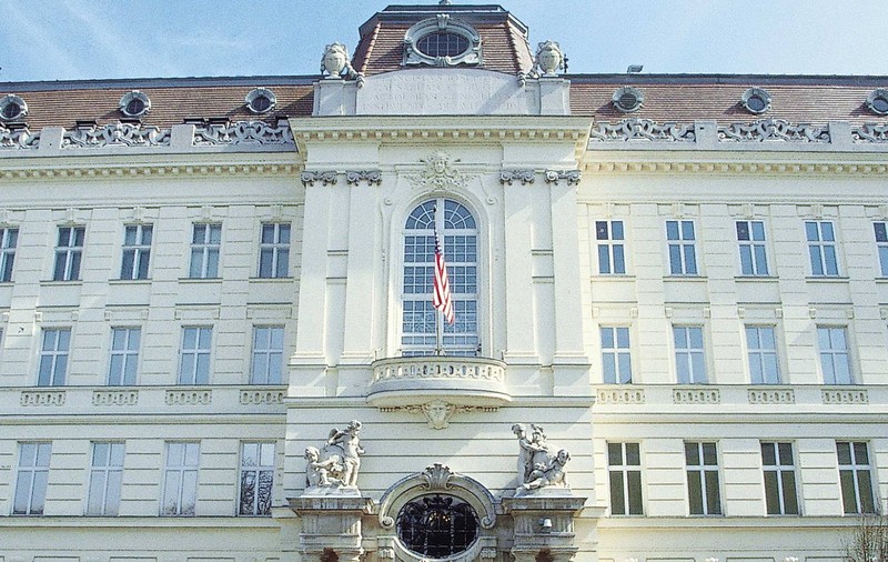 Peste 20 de diplomați americani din Viena au dezvoltat o boală misterioasă