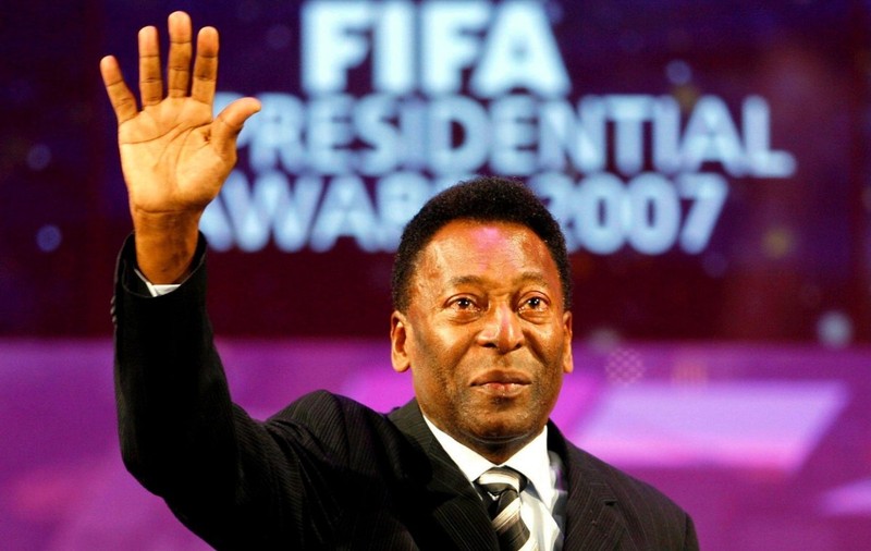 Fostul mare fotbalist Pele a anunțat că a suferit o operație de cancer la colon