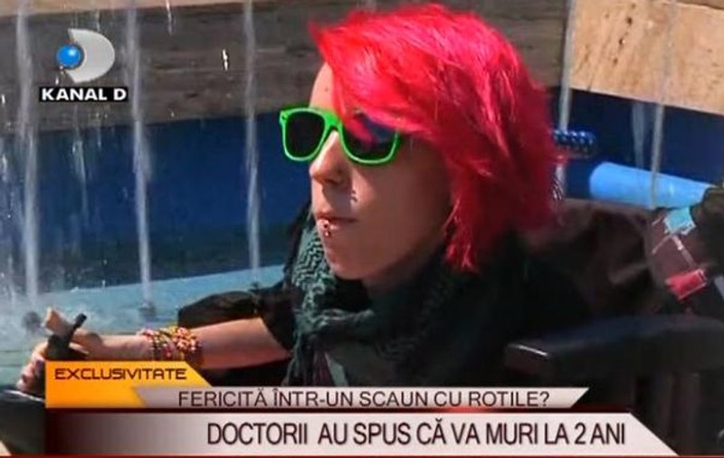 Andreea Muşătescu, tânăra care emana FERICIRE dintr-un scaun cu rotile, a murit la 24 de ani