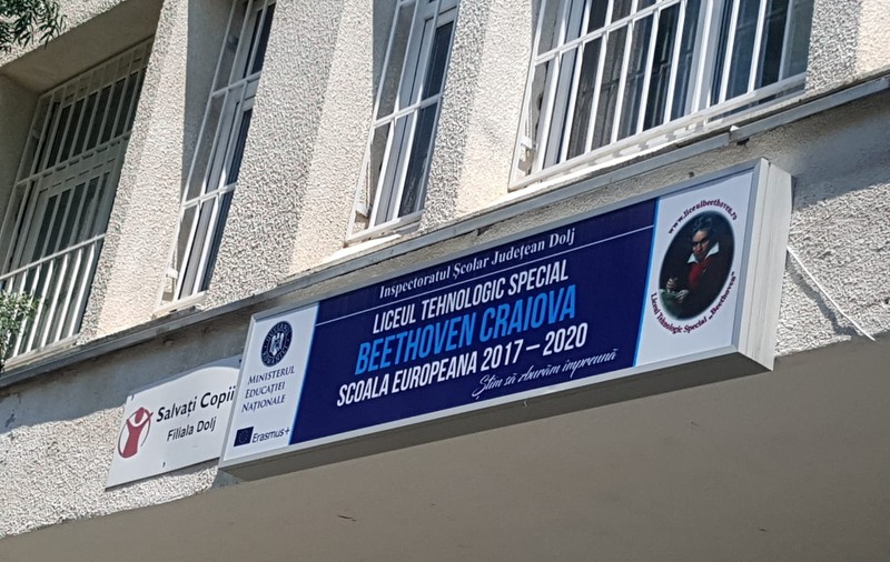 REPORTAJ/ Liceul “Beethoven” din Craiova n-are absolvenți de bacalaureat, dar doi elevi au fost acceptați la Universitatea Glasgow