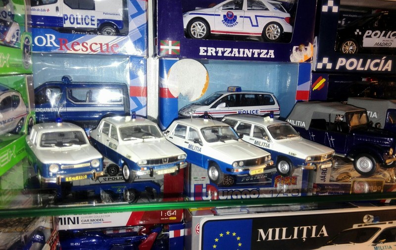 Laurenţiu Şaulescu, poliţistul care colecţionează maşini de poliţie! Pasiunea a început acum 30 de ani