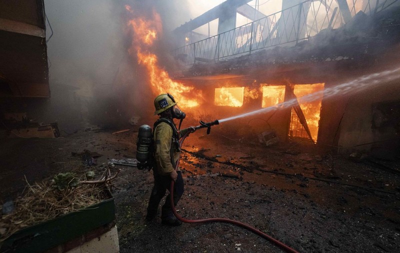 Ucraina vrea să trimită pompieri în SUA, ca să ajute la stingerea incendiilor din California. „Situația de acolo este foarte dificilă”