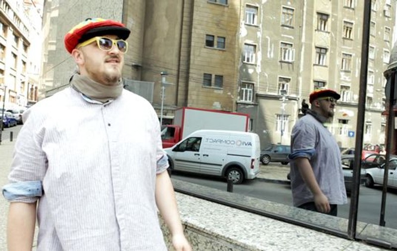 Video | Boier Bibescu vs. Don Baxter lansează videoclipul ”Dan Spătaru”
