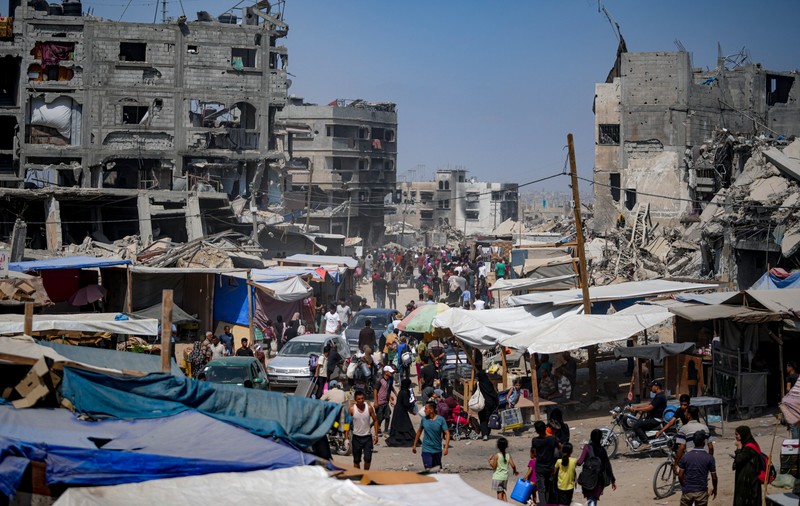 Zeci de morți în atacuri israeliene în sudul Gazei, la scurt timp după ce Israelul a emis ordine de evacuare