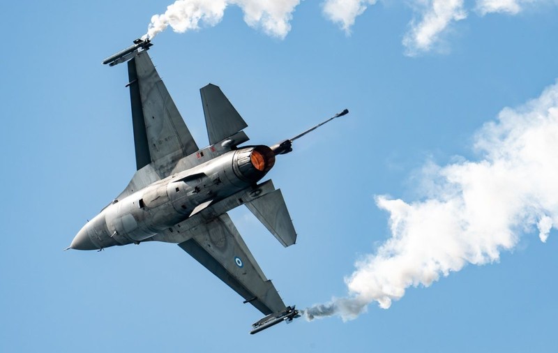 Momentul în care o dronă rusească a fost doborâtă de un avion F-16 ucrainean: „Acestea nu sunt imagini generate de inteligența artificială”
