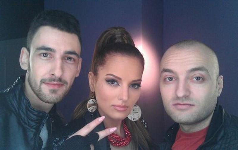 PREMIERĂ LIBERTATEA.RO | LoL Deejays lansează single-ul Portilla de Bobo