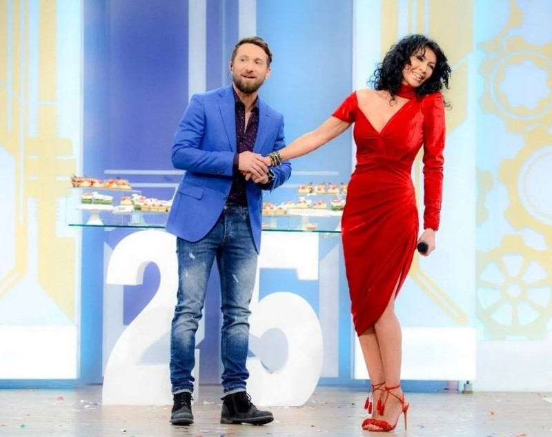 Dani Oțil a spus ce beneficii a avut în timpul relației cu Mihaela Rădulescu. Pe atunci locuia într-o garsonieră cumpărată în rate