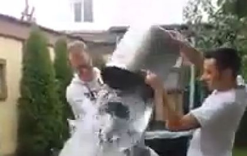 Cum A FĂCUT FAŢĂ Pepe provocării GĂLEŢII CU APĂ îngheţată | VIDEO