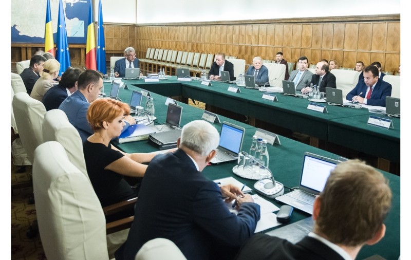 Cresc salariile angajaților din penitenciare, cu 10%; Anunțul, în ședința Guvernului