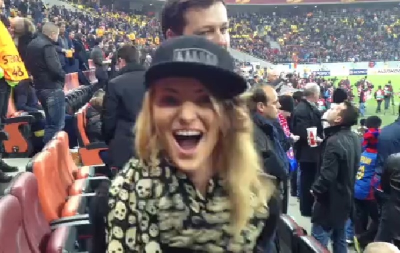 Delia Matache, PE STADION, la Steaua - Chelsea! Uite CUM SE MANIFESTĂ ÎN TRIBUNĂ | VIDEO
