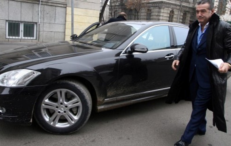 Parchetul va face cercetările în dosarul privind furtul maşinii lui Becali