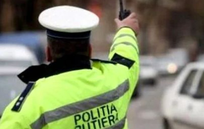 Un șofer a fost prins circulând cu 281 de kilometri/oră pe Autostrada A1. Ce sancțiuni a primit