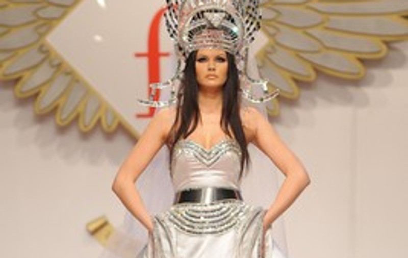 Regina Cleopatra a cucerit Bucharest Fashion Week