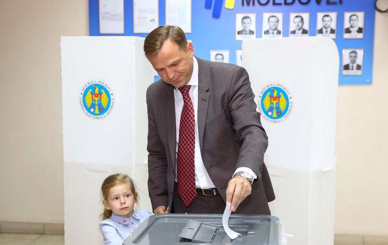 Pro-europeanul Andrei Năstase a câștigat alegerile pentru primăria Chișinău