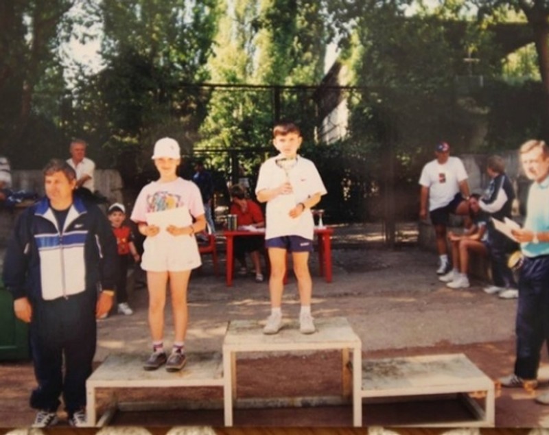 GALERIE FOTO DE SENZAŢIE / La patru ani, racheta era mai mare decât ea!