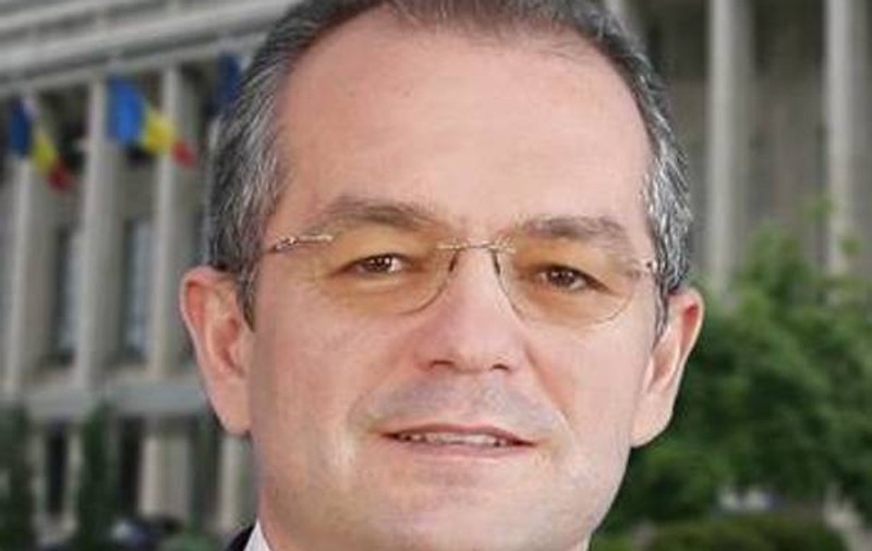 REZULTATE ALEGERI LOCALE 2012 | "E groasă, nimeni nu credea că Boc pierde" Ce a făcut fostul premier toată noaptea