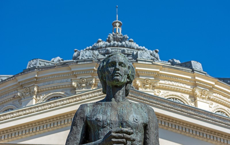 Ceremonii și manifestări culturale de ziua lui Mihai Eminescu. Se împlinesc 170 de ani de la nașterea poetului
