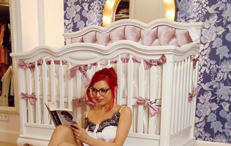 Elena Gheorghe a postat o imagine cu fetița ei, însă fanii au avut o curiozitate. Cum o cheamă pe micuță? Ce le-a răspuns artista