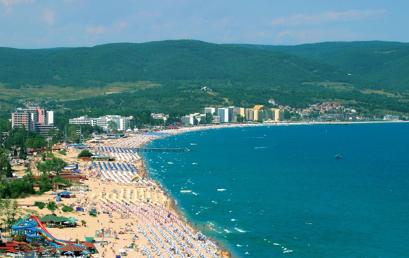Peste 200.000 de români au mers în vacanță în Bulgaria, în ciuda pandemiei. Românii au reprezentat 40% din turiștii străini în sezonul estival
