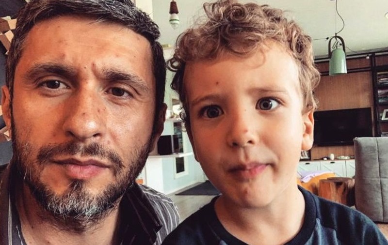 Dragoș Bucur a făcut varicelă la 42 de ani. Actorul s-a izolat împreună cu fiul lui, Kadri. “Încă puțin și am învins”