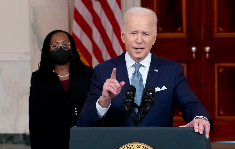 "Există două opţiuni: Începe al Treilea Război Mondial sau te asiguri că Rusia va plăti un preţ pentru ceea ce a făcut", spune Joe Biden