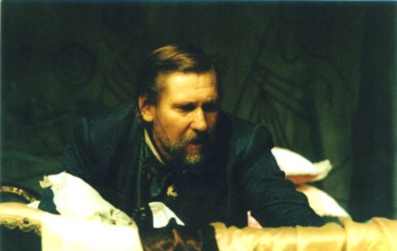 Actorul Mihai Verbiţchi şi soţia lui au primit amendă pentru că hrăneau...porumbeii