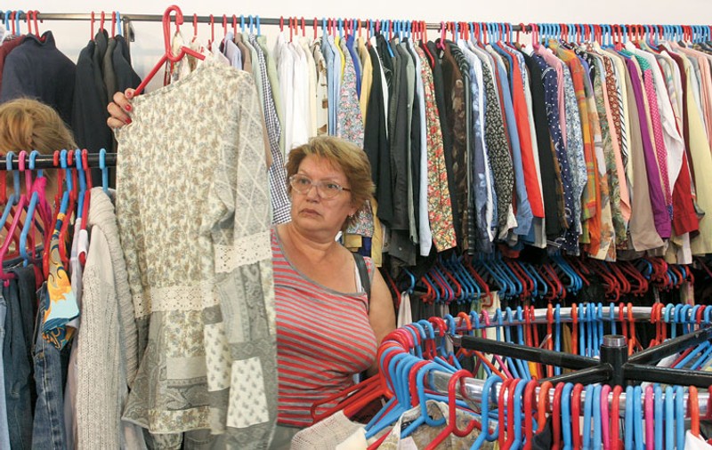 Ce trebuie să ştiţi când cumpăraţi haine de la second-hand