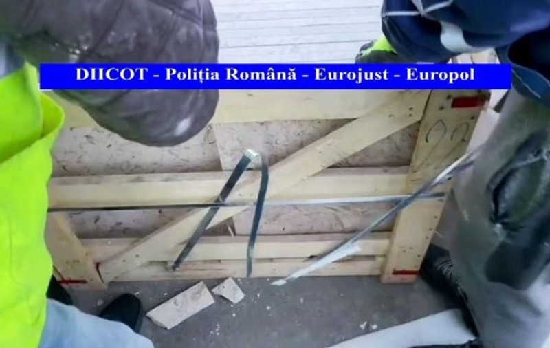 Imagini cu captura record de heroină. Unde au fost ascunse drogurile