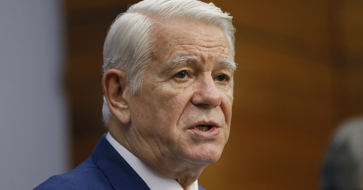 Teodor Meleşcanu, despre nominalizarea noului ambasador al SUA. Teodor Meleşcanu, în costum