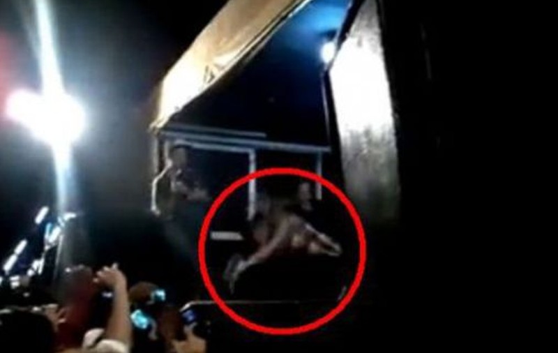 VIDEO ŞOCANT! Un artist, ÎMPUŞCAT MORTAL pe scenă!