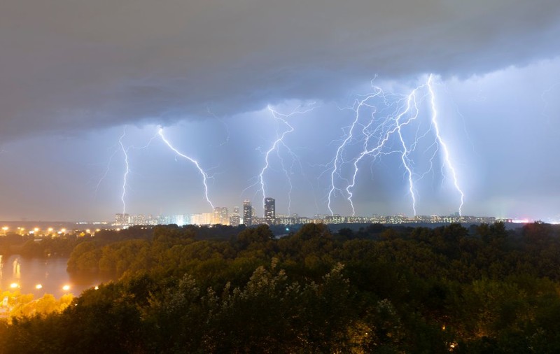 Harta ANM cu județele lovite de fenomene meteo extreme. 48 de ore de cod galben de furtuni și ploi torențiale