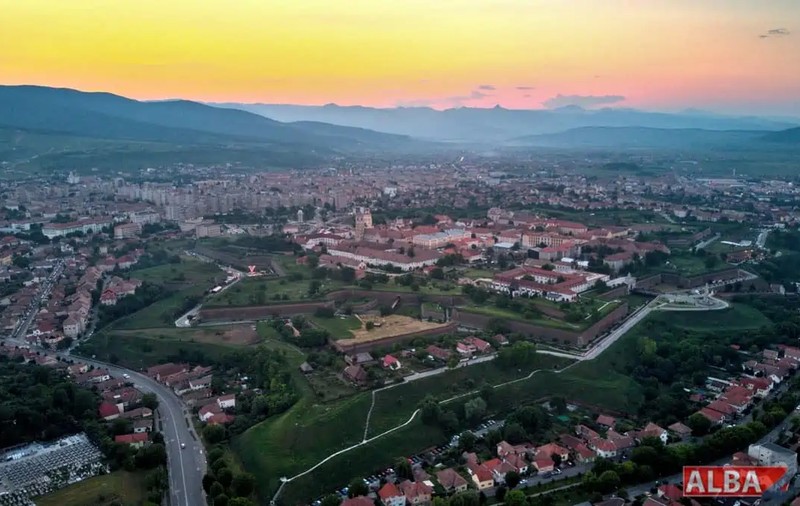 Contract gigant pentru amenajarea și întreținerea zonelor verzi din Alba Iulia, în următorii 4 ani. Primăria a lansat licitația